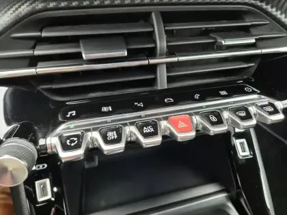 Photo 14 Peugeot 2008  PureTech 130 S&S EAT8