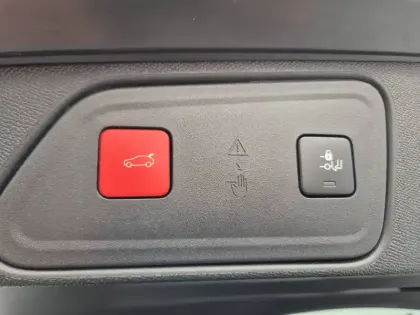 Photo 20 Peugeot 3008  Hybrid 225 e-EAT8