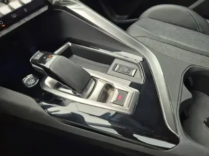 Photo 12 Peugeot 3008  Hybrid 225 e-EAT8