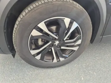 Photo 10 Peugeot 2008  PureTech 130 S&S EAT8