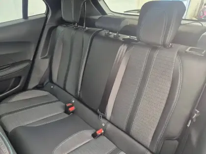 Photo 9 Peugeot 2008  PureTech 130 S&S EAT8