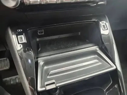 Photo 13 Peugeot 2008  PureTech 130 S&S EAT8