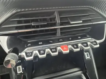 Photo 14 Peugeot 2008  PureTech 130 S&S EAT8