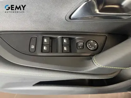 Photo 11 Peugeot 2008  Hybrid 145 e-DCS6