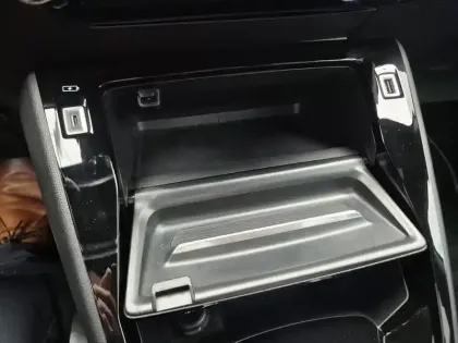 Photo 13 Peugeot 208  Electrique 50 kWh 136ch