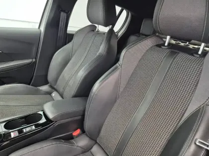 Photo 8 Peugeot 208  Electrique 50 kWh 136ch