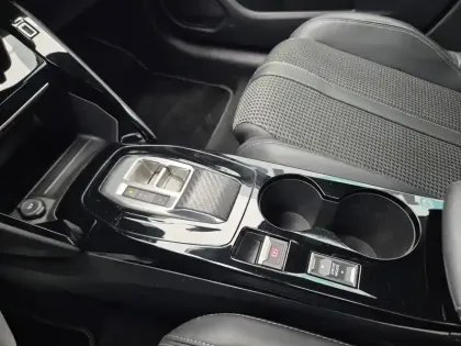 Photo 12 Peugeot 208  Electrique 50 kWh 136ch