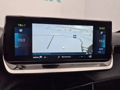 Photo 17 Peugeot 208  Electrique 50 kWh 136ch