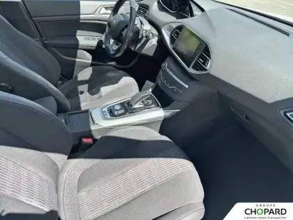 Photo 12 Peugeot 308  PureTech 130ch S&S EAT8