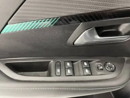 Photo 32 Peugeot 208  Electrique 50 kWh 136ch