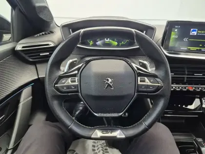 Photo 15 Peugeot 208  PureTech 130 S&S EAT8