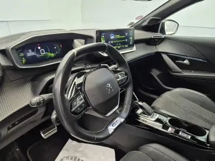 Photo 11 Peugeot 208  PureTech 130 S&S EAT8