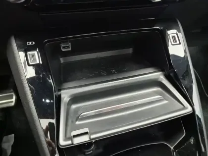 Photo 13 Peugeot 208  PureTech 130 S&S EAT8