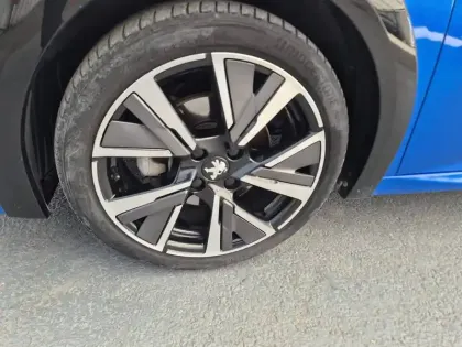 Photo 10 Peugeot 208  PureTech 130 S&S EAT8