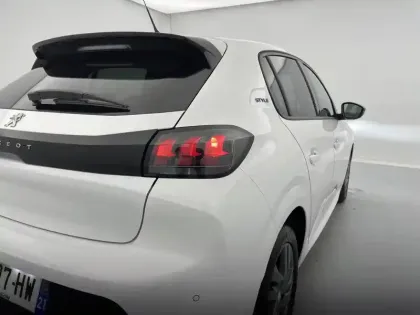 Photo 30 Peugeot 208  PureTech 100 S&S BVM6