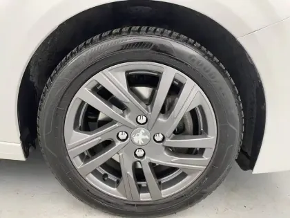 Photo 17 Peugeot 208  PureTech 100 S&S BVM6