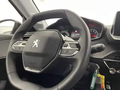 Photo 28 Peugeot 208  PureTech 100 S&S BVM6