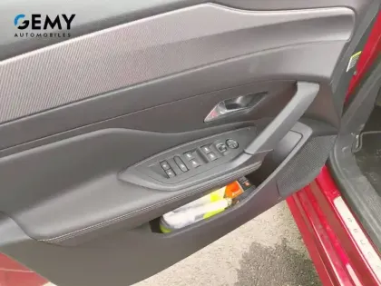 Photo 11 Peugeot 308  PureTech 130ch S&S EAT8