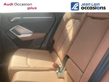 Photo 16 Audi Q3  45 TFSI 230 ch S tronic 7 Quattro