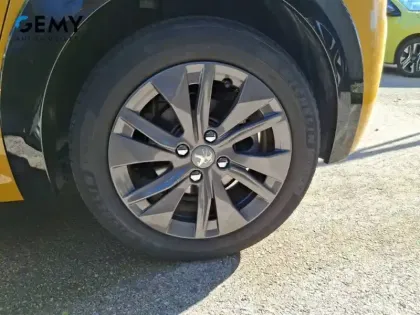 Photo 10 Peugeot 208  Electrique 50 kWh 136ch