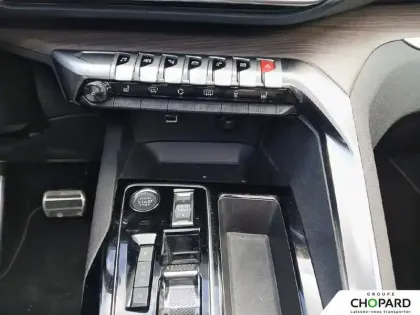 Photo 22 Peugeot 5008  Hybrid 136 e-DCS6