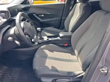 Photo 8 Peugeot 2008  PureTech 100 S&S BVM6