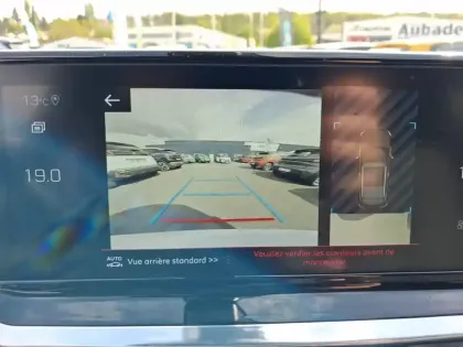 Photo 14 Peugeot 2008  PureTech 100 S&S BVM6