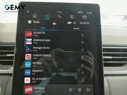 Photo 14 Renault Captur  E-Tech full hybrid 145 ch