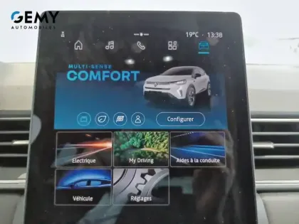 Photo 16 Renault Captur  E-Tech full hybrid 145 ch