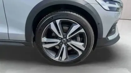 Photo 13 Volvo V60  B4 AWD 197 ch Geartronic 8