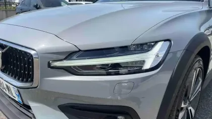 Photo 16 Volvo V60  B4 AWD 197 ch Geartronic 8