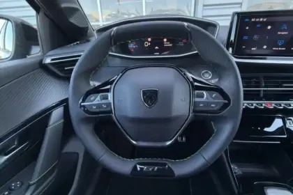 Photo 11 Peugeot 208  Hybrid 145 ch e-DCS6