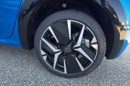 Photo 27 Peugeot 208  Hybrid 145 ch e-DCS6