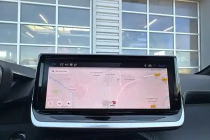 Photo 17 Peugeot 208  Hybrid 145 ch e-DCS6