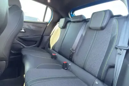 Photo 9 Peugeot 208  Hybrid 145 ch e-DCS6