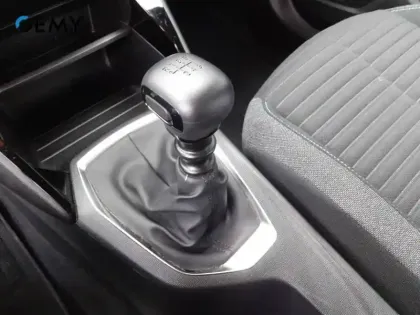 Photo 21 Peugeot 2008  PureTech 100 S&S BVM6