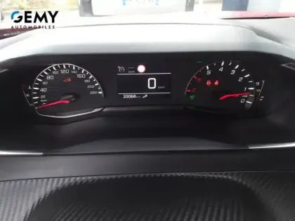 Photo 12 Peugeot 2008  PureTech 100 S&S BVM6