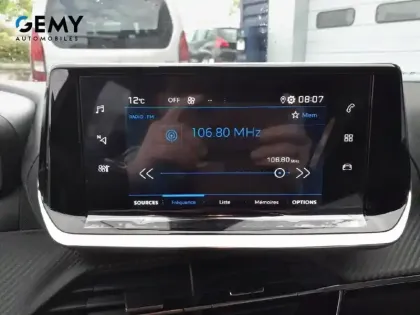 Photo 16 Peugeot 2008  PureTech 100 S&S BVM6