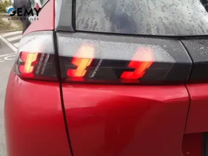 Photo 24 Peugeot 2008  PureTech 100 S&S BVM6