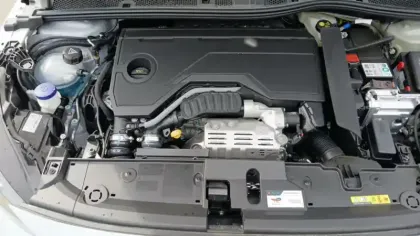 Photo 12 Peugeot 208  Hybrid 110 ch e-DCS6
