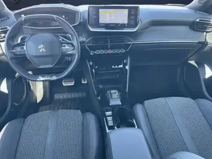 Photo 12 Peugeot 2008  PureTech 130 S&S EAT8