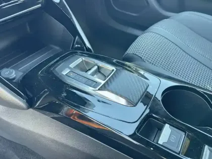 Photo 17 Peugeot 2008  PureTech 130 S&S EAT8