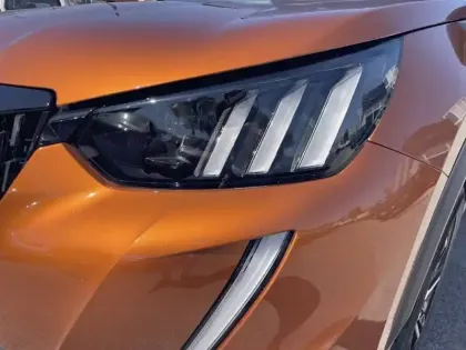 Photo 10 Peugeot 2008  PureTech 130 S&S EAT8