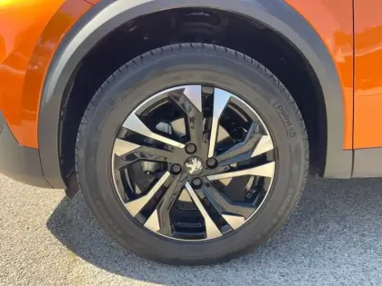 Photo 8 Peugeot 2008  PureTech 130 S&S EAT8