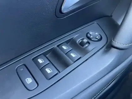 Photo 24 Peugeot 2008  PureTech 130 S&S EAT8