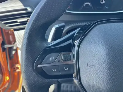 Photo 22 Peugeot 2008  PureTech 130 S&S EAT8