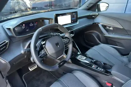 Photo 15 Peugeot 2008  Hybrid 136 e-DCS6