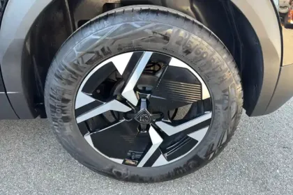 Photo 9 Peugeot 2008  Hybrid 136 e-DCS6