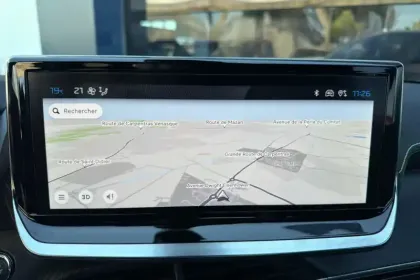 Photo 21 Peugeot 2008  Hybrid 136 e-DCS6