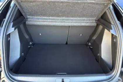 Photo 12 Peugeot 2008  Hybrid 136 e-DCS6